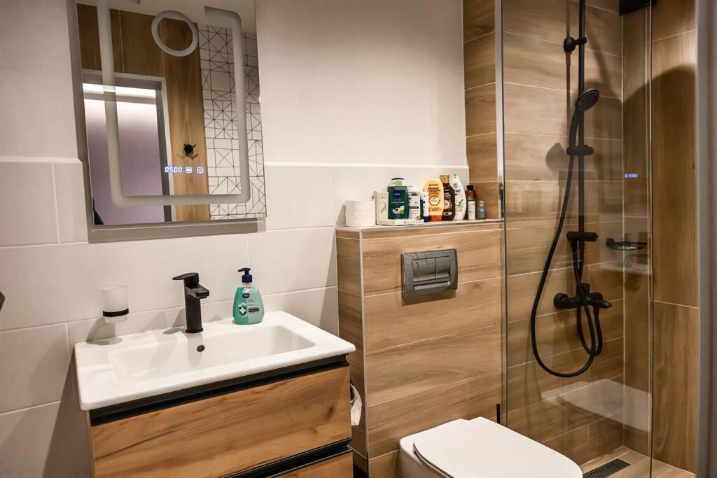 Very Spacious & Modern 3Bed Near Airport & Centre София Экстерьер фото